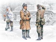 Puna armeijan sotilaita talviasuissa 1939-42   1/35 figuurit     