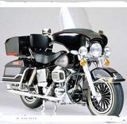 Harley Davidson FLH Classic HD 1/6 pienoismalli