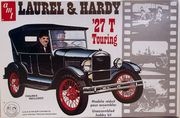 Laurel & Hardy touring  27 T  1/25 koottava pienoismalli 